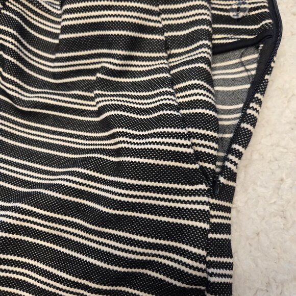 Kenar Womens Shorts BLACK WHITE Geometric Print Mid Rise Chino-Side Zip-Size 10 - Picture 7 of 8